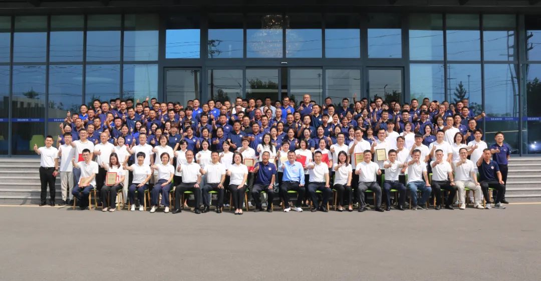 英国威廉希尔公司官网集团成立二十五周年表彰大会隆重举行